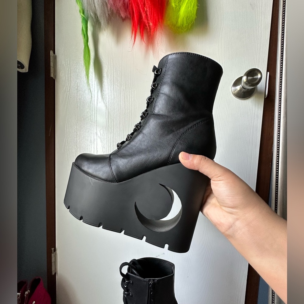 Killstar Crescent Platform Boots 6